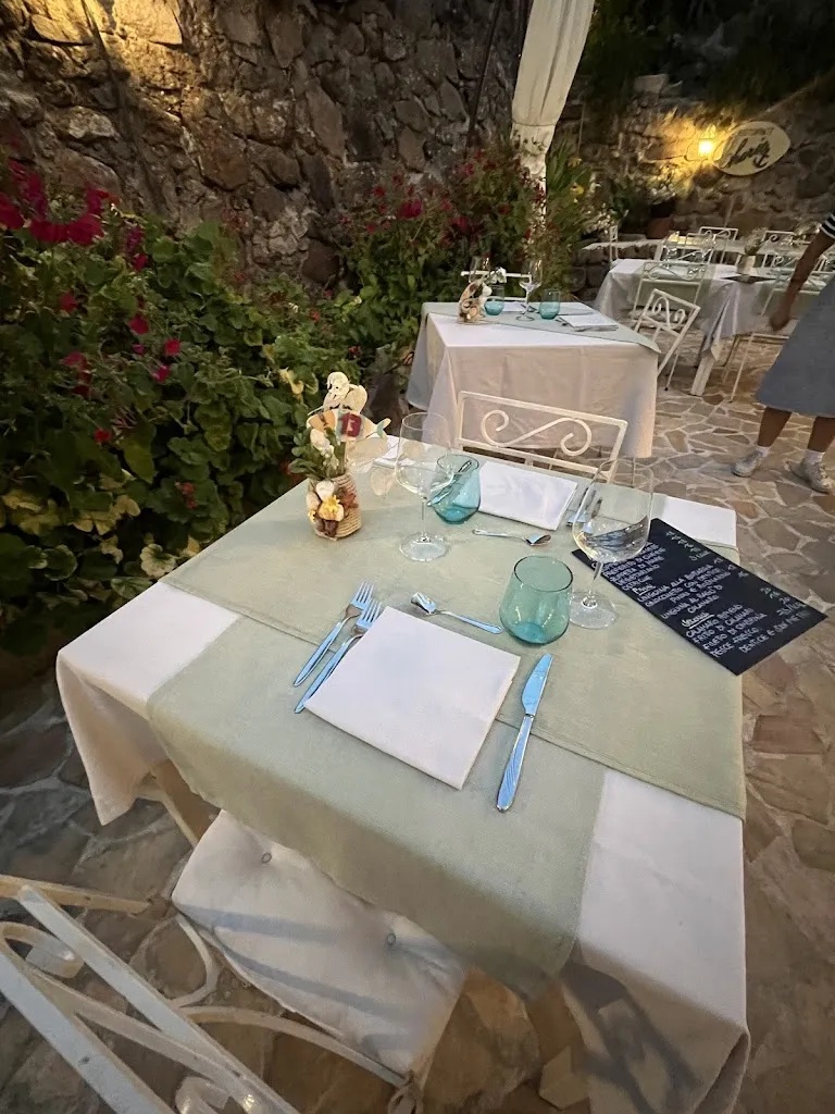 Ristorante Chèrie_Capraia e Limite_slider_image_1