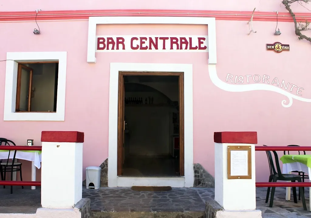 Ristorante Bar Centrale restaurant in Capraia e Limite