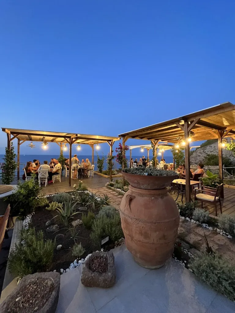 Il Saracino boutique suites restaurant in Capraia Isola