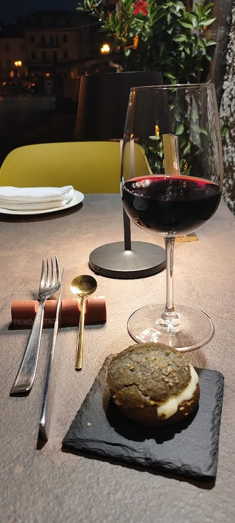 Matthias W. Wintzer_Primo bistrot_Carmignano_review