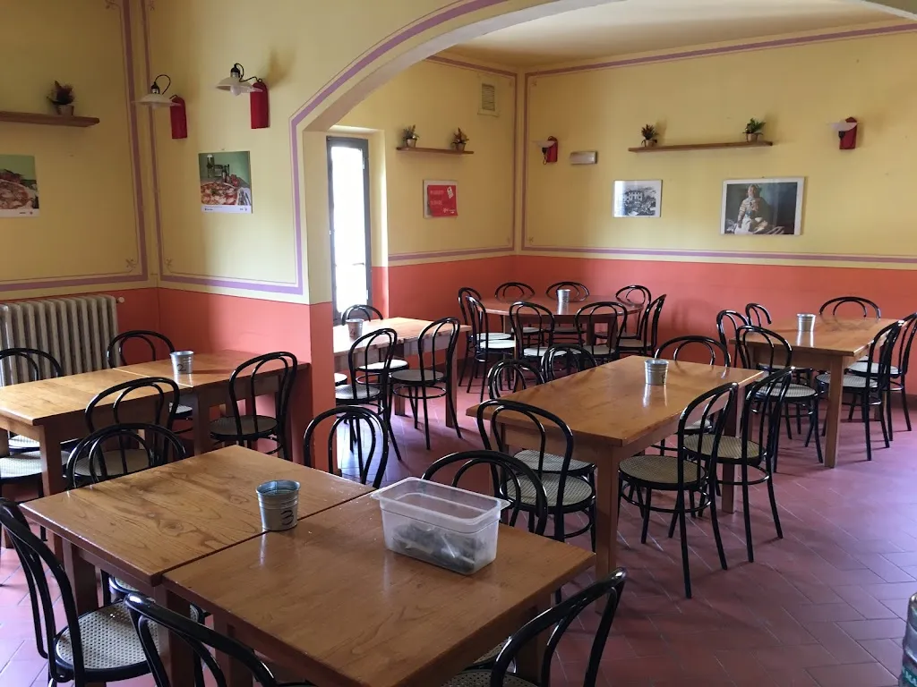 Circolo ARCI 11 Giugno restaurant in Carmignano