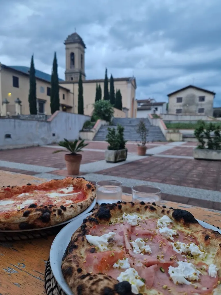 L'angolo Rosso Pizzeria Wine Bar_Carraia_slider_image_2