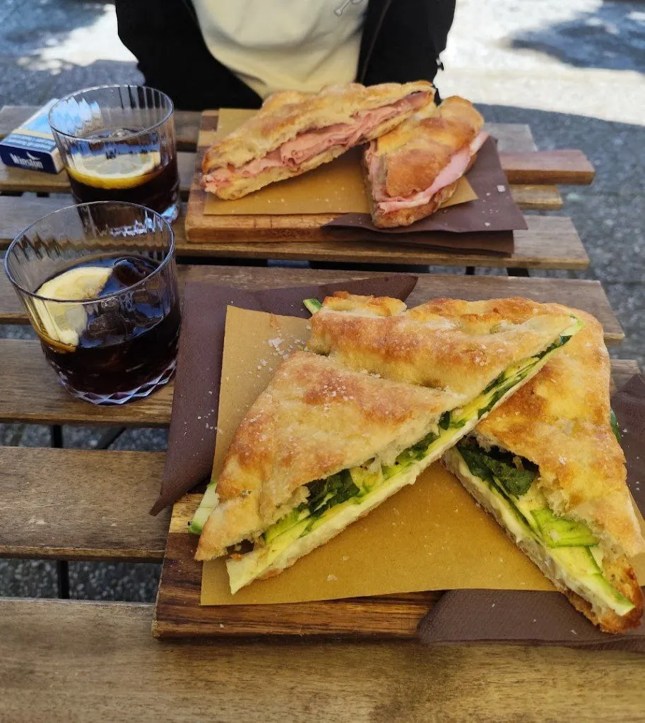 chiara tarantino_GATED_Carraia_review