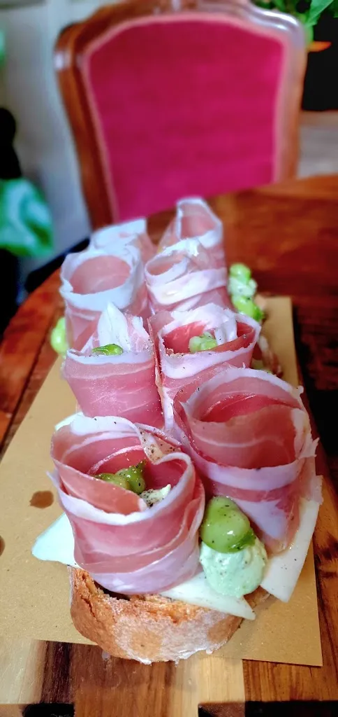 camilla bressan_GATED_Carraia_review