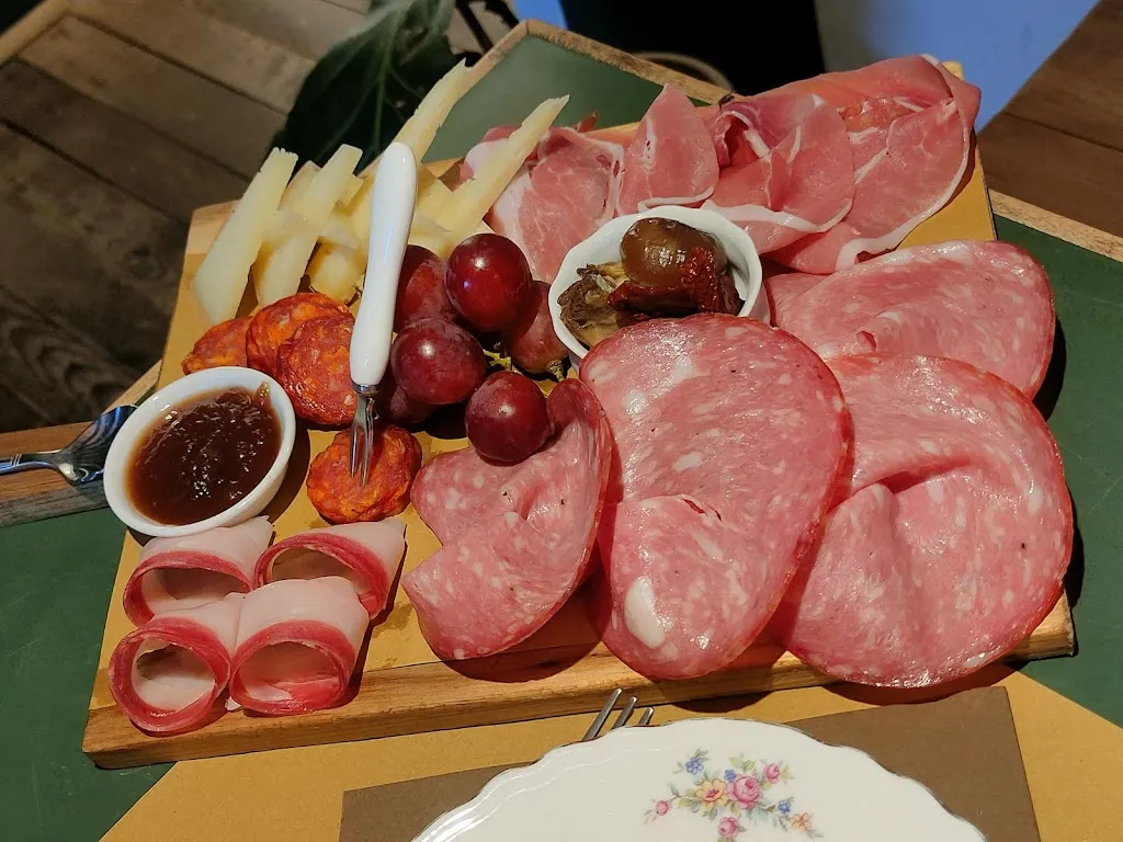 GATED_Carraia_slider_image_2