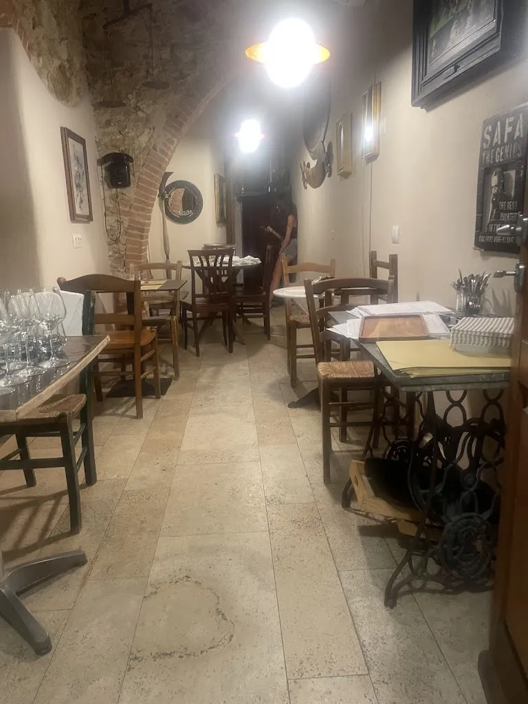 911 Mirella_Capoliveri_slider_image_2