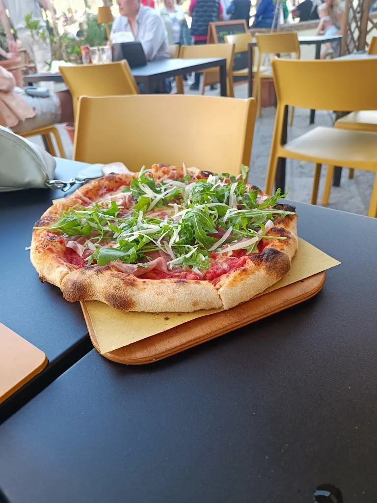 GIALLO pizza Lab._Capoliveri_slider_image_3