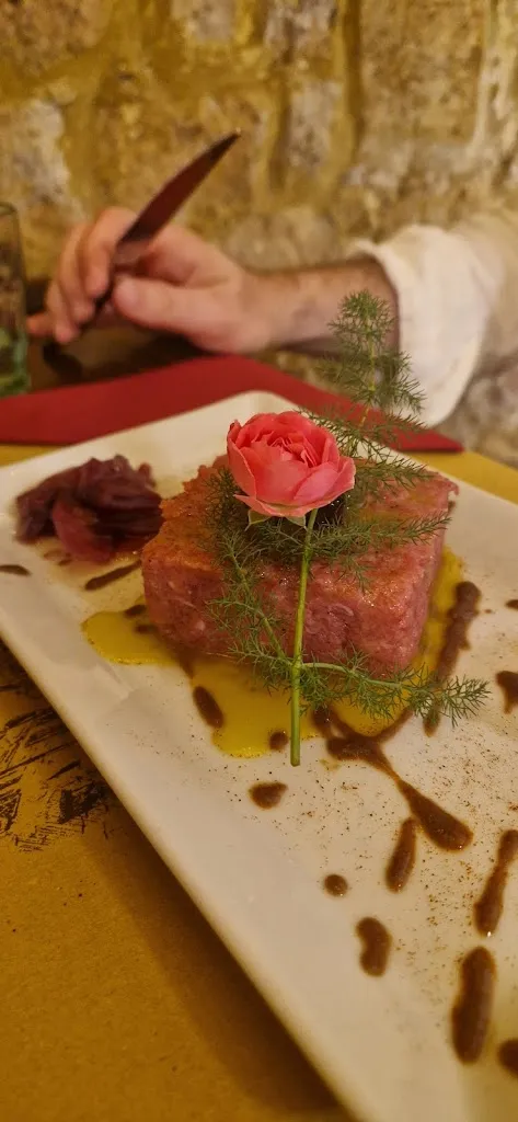 Lisa-Marie Fuchsia_Taverna Via di Mezzo_Casale Marittimo_review