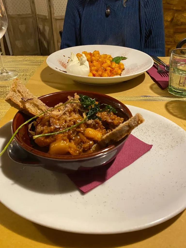 anja k_Taverna Via di Mezzo_Casale Marittimo_review