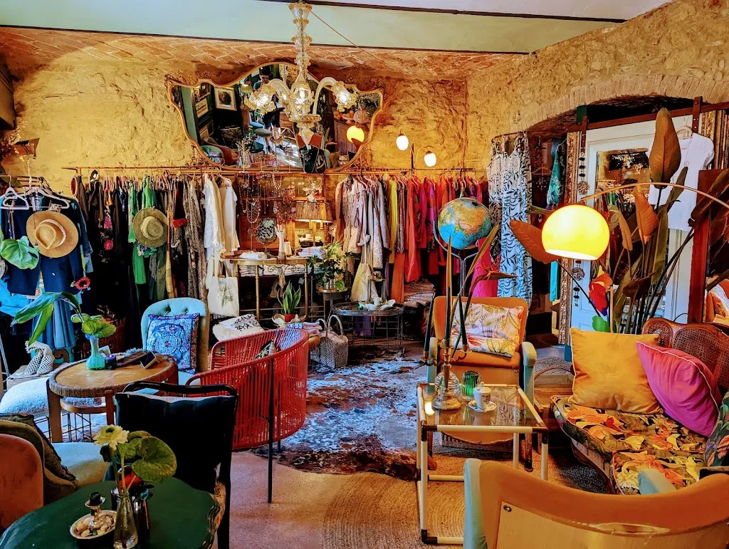 Ian Caruana_MADAMA caféshop_Casale Marittimo_review