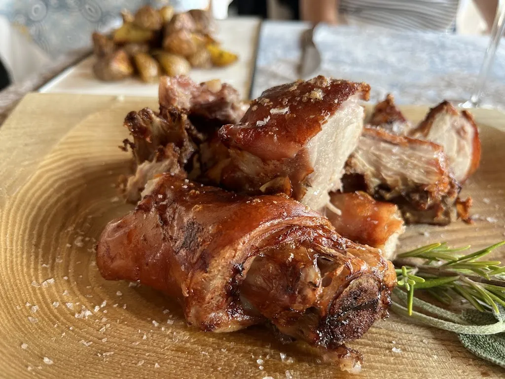 Cascina Ovi restaurant in Cascina