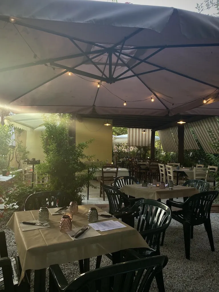 Osteria Al Fienile restaurant in Carrara