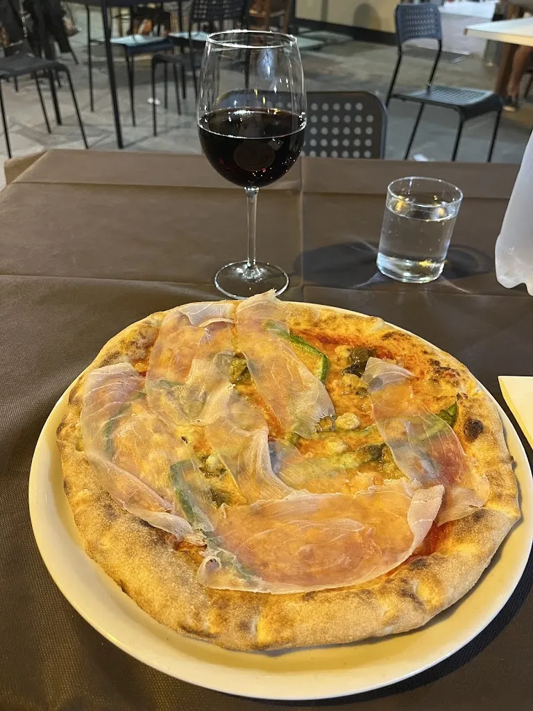 Stephen Perugi_Pizzeria La Torre_Carrara_review