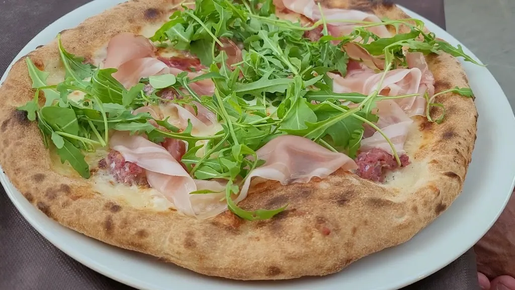 Pizzeria La Torre_Carrara_slider_image_2