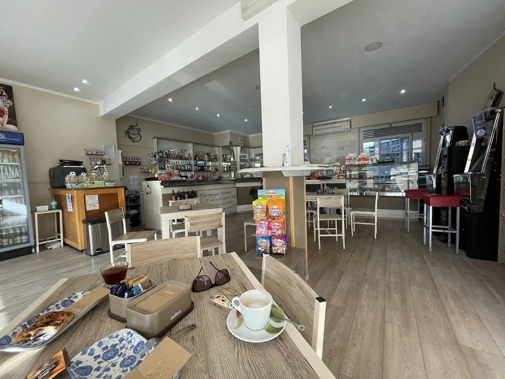 Katrin Nachbaur_Bar La Torre_Casola in Lunigiana_review