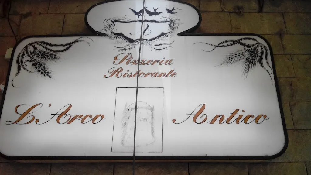 Manuela Alessio_Arco Antico_Castel San Niccolò_recensione