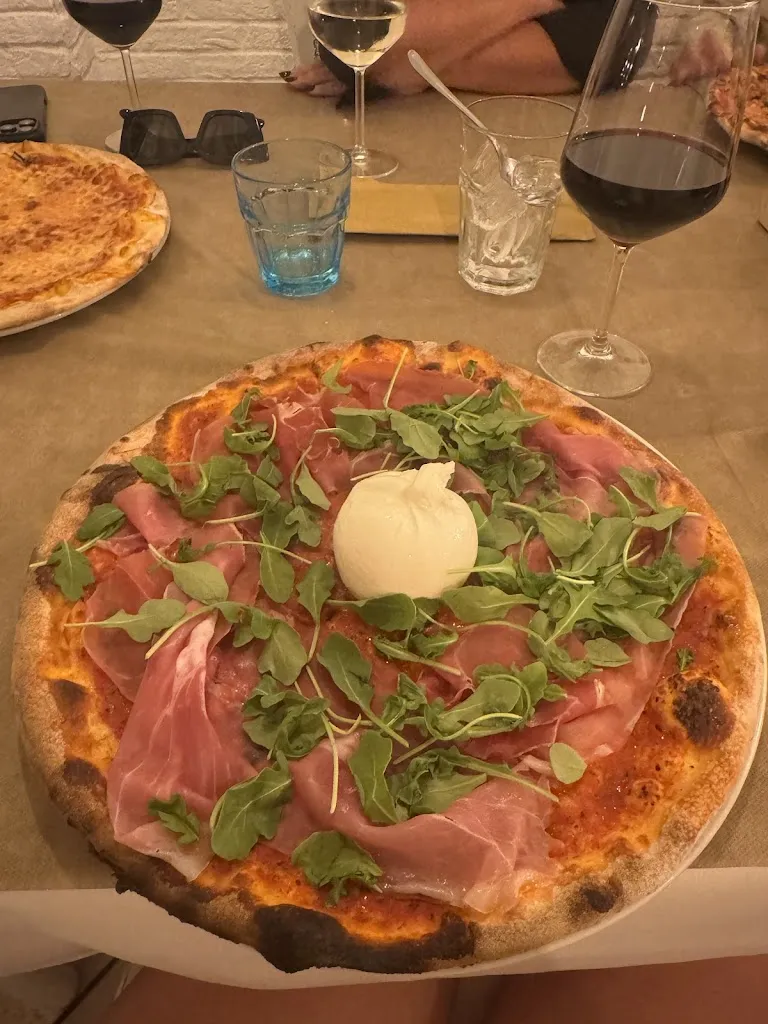 Mignon Kriel_Il vicolo_Mattinata_review