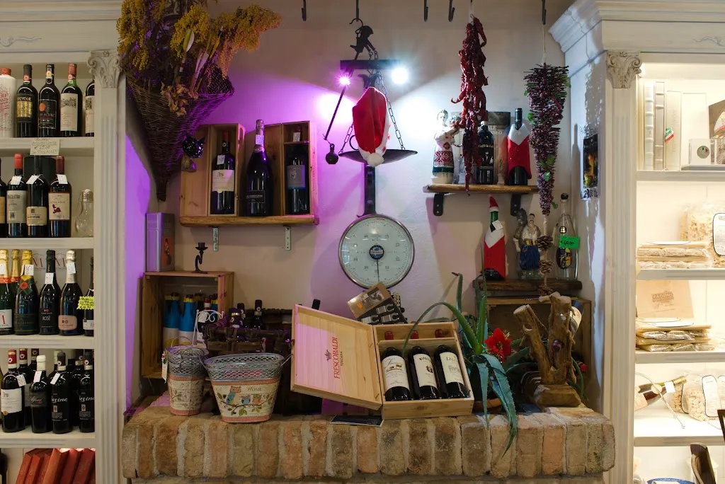 Wine Bar la Sosta del Gallo Viandante da i'babbo restaurant in Castellina in Chianti