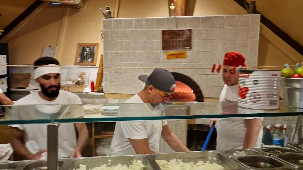 Malindi Pizzeria Cocktail Bar_Castagneto Carducci_slider_image_2