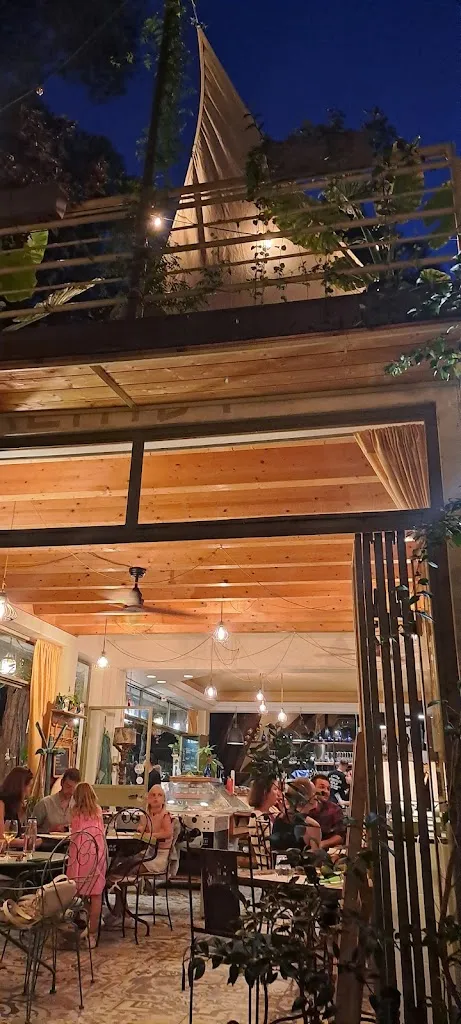 Malindi Pizzeria Cocktail Bar_Castagneto Carducci_slider_image_3