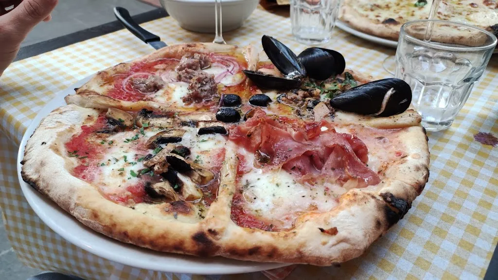 Kaja Głomb_Pizzeria Da Ciro_Castagneto Carducci_review