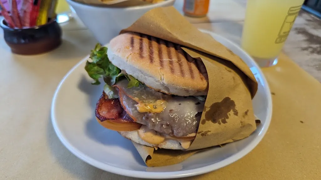 Mike T_Mister Wine Pub_Castagneto Carducci_review