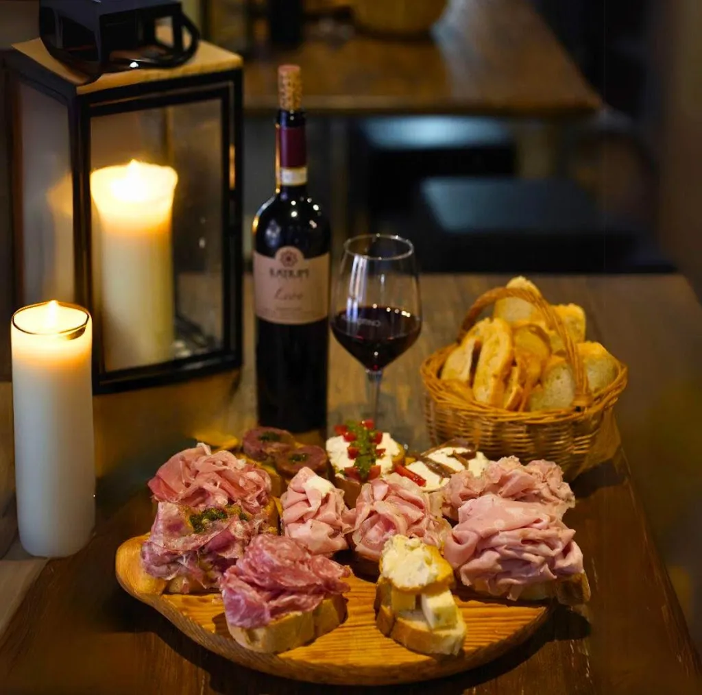 Al dì Vino | Enoteca & Taglieri_Castagneto Carducci_slider_image_2