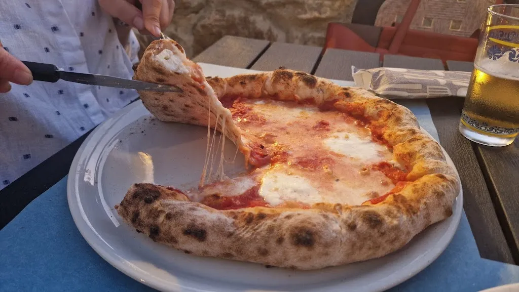 Pizzeria Il Punto_Castelnuovo di Val di Cecina_slider_image_3