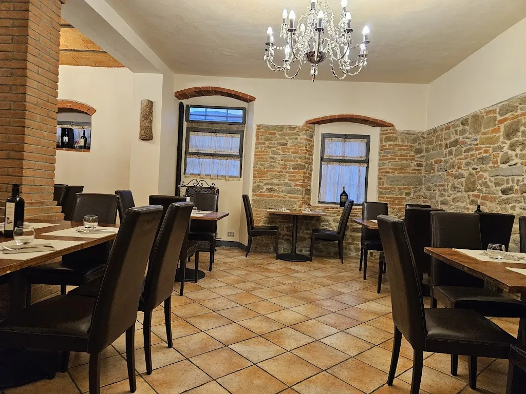 Osteria Pizzeria le 4 lire_Castiglion Fibocchi_slider_image_1