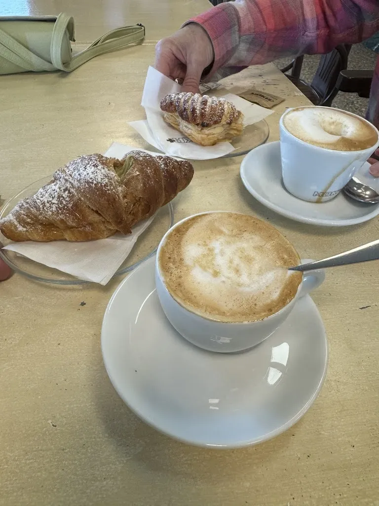 Daniel Macrini_Strawberry Srl_Castiglion Fibocchi_review