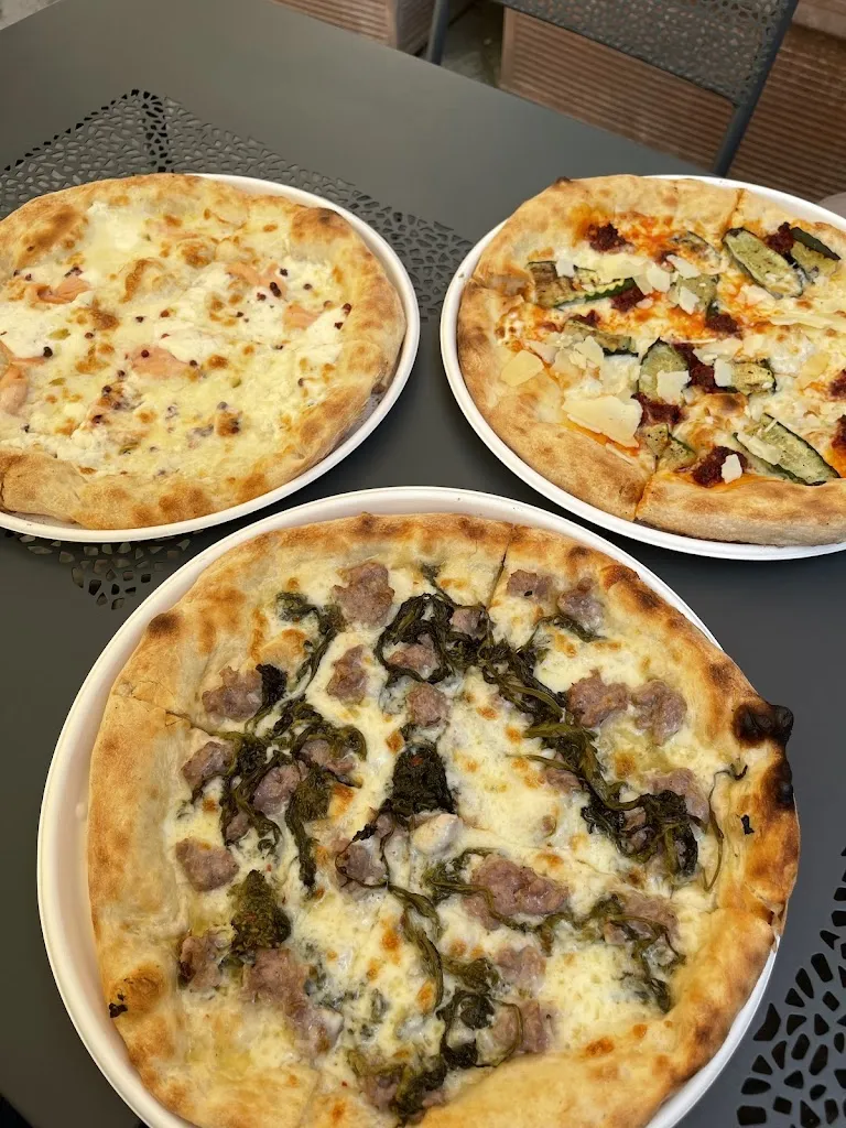 kristynahoang_Pizzeria La Morina_Castelnuovo Berardenga_review