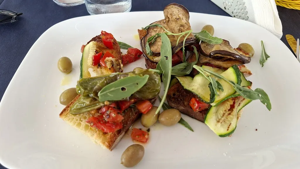 melani bertone_Lido Lorenzo da Vincenzo_Mattinata_review