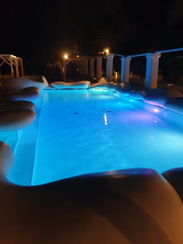 Lucy Tricarico_The House and the Sea_Mattinata_recensione