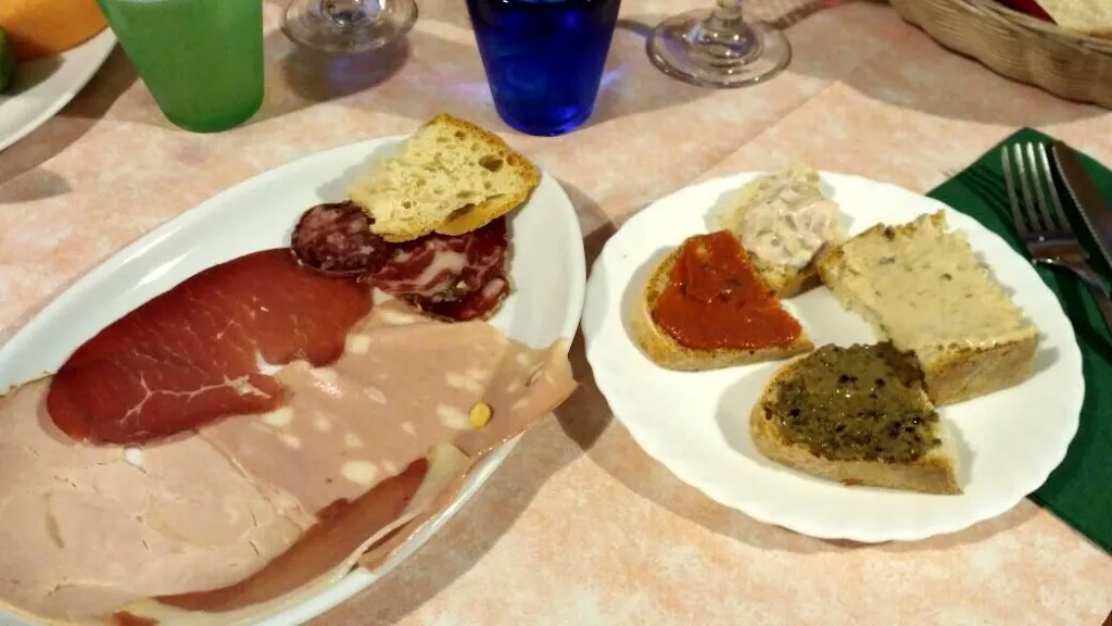 Andreas Schwarz_La Bottega del Fattore 2_Castelnuovo di Garfagnana_review