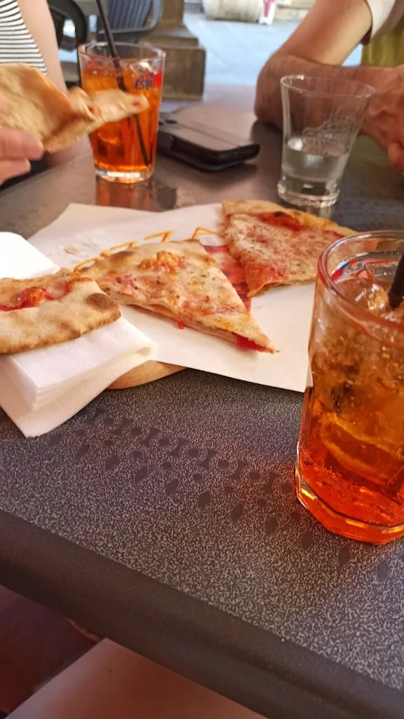 Anna_Bar Pizzeria Costanza_Castelnuovo di Garfagnana_review