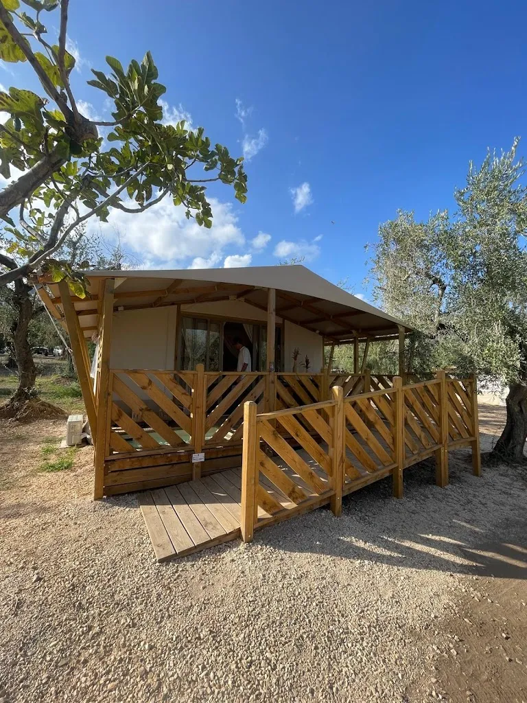 Le Lenze Glamping restaurant in Mattinata