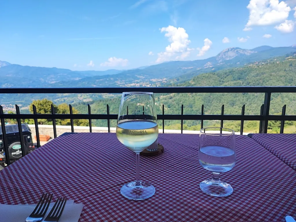 Katy JONES_Locanda Belvedere_Castelnuovo di Garfagnana_review
