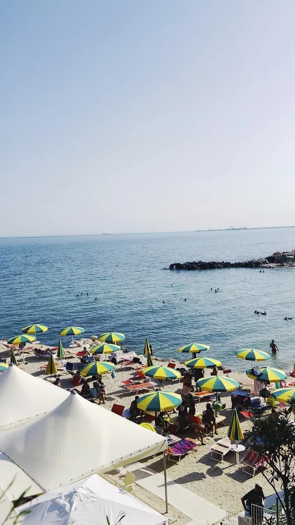 Kristin Young Brillant_Lido Macchia 1964_Mattinata_review