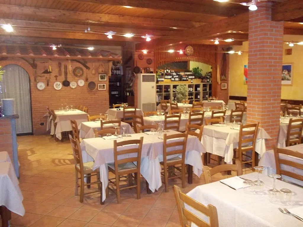 Adriano 7 3 1 9 4 3 restaurant in Cerreto Guidi