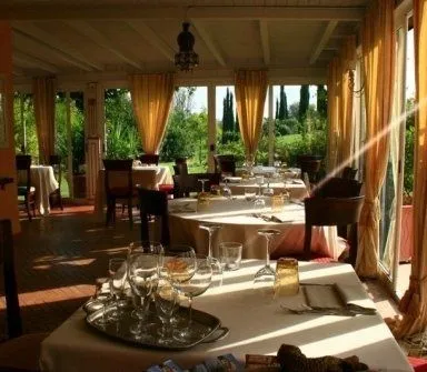 Ristorante Le Grotte D'Arno restaurant in Cerreto Guidi