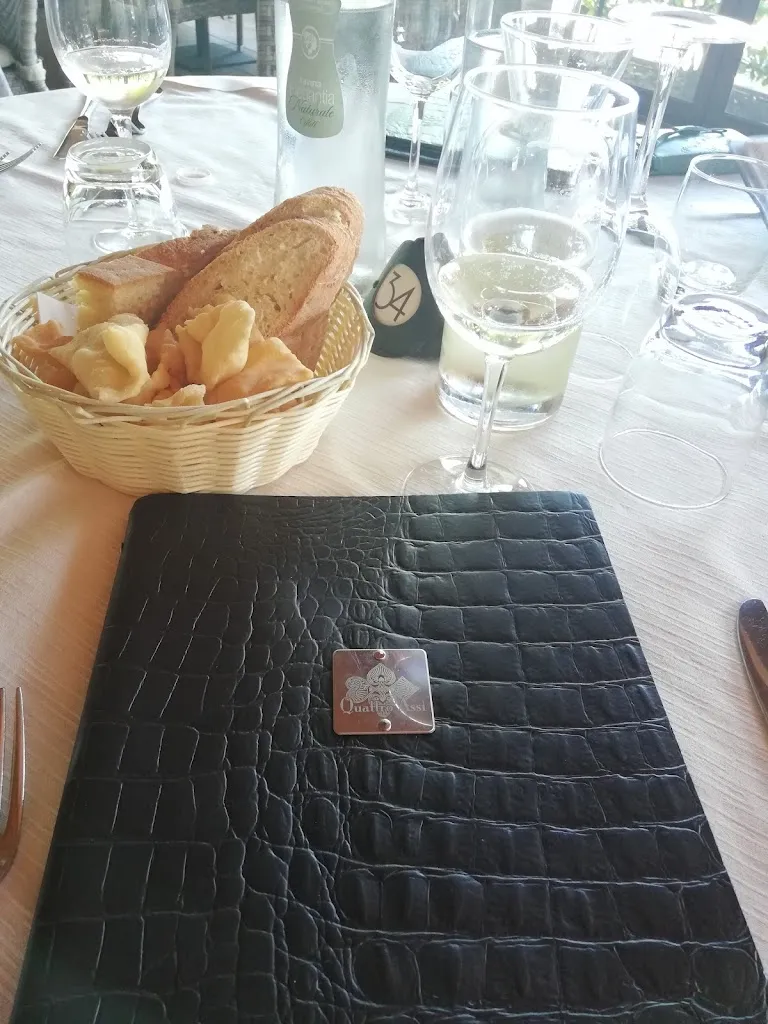 A. H._Ristorante Pizzeria Quattro Assi_Cerreto Guidi_review