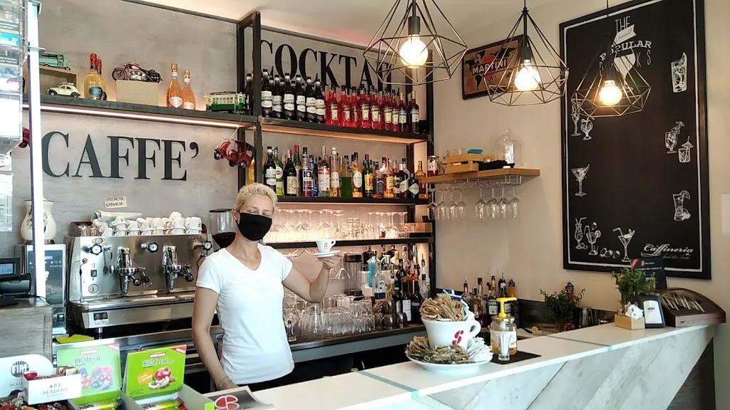 Caffineria Food & Drink_Cerreto Guidi_slider_image_1