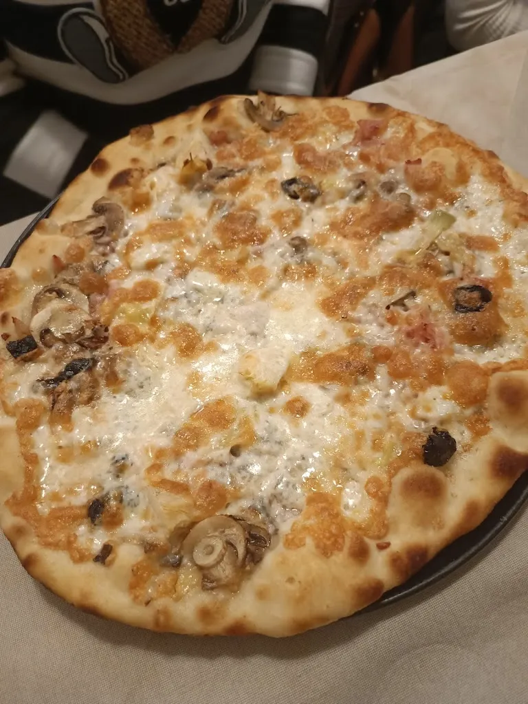 alberto ferrali_I due scorpioni_Cerreto Guidi_review