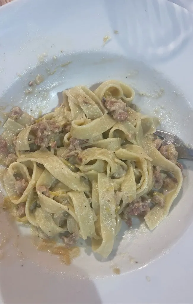 Tessa Goldsmith_Ristorante Bar Sport Cecina_Cecina_review