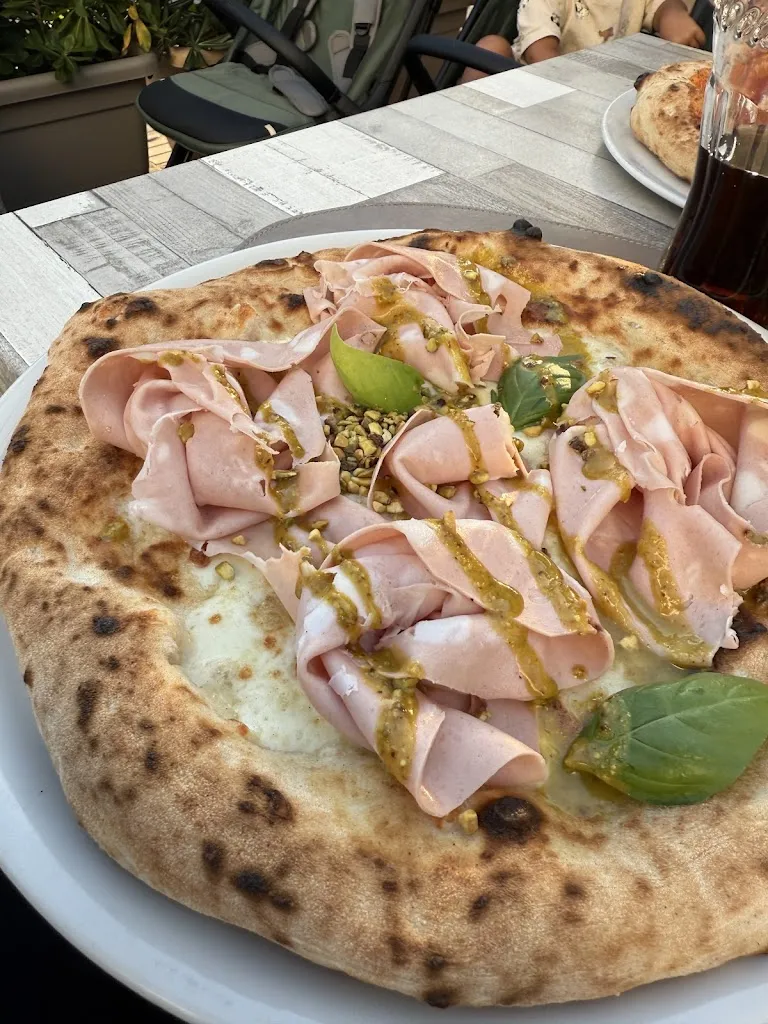 Mateusz Matrejek_Oltrepizza_Cecina_review