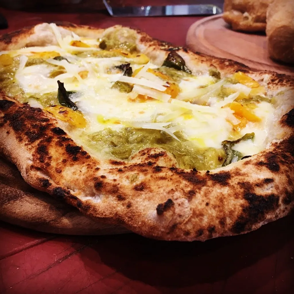 Oltrepizza_Cecina_slider_image_3