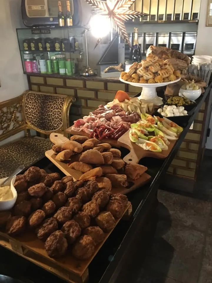 Dàn Kafe_Cecina_slider_image_3