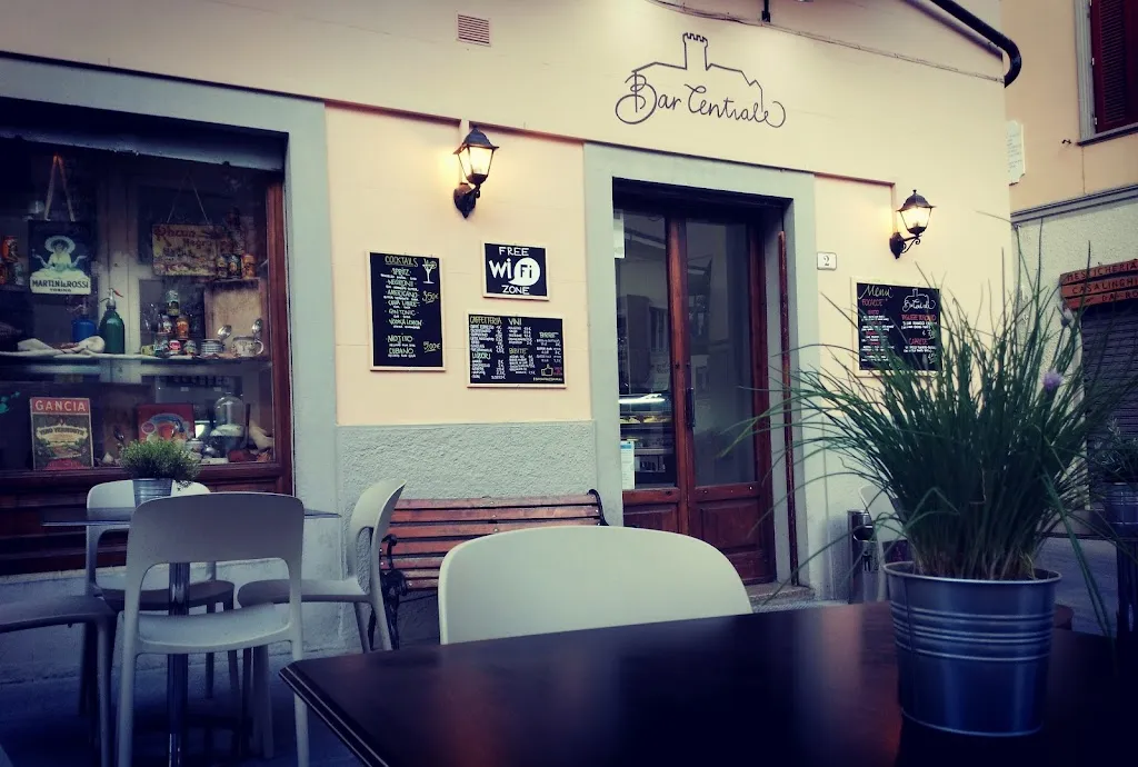 Bar Centrale restaurant in Chianni