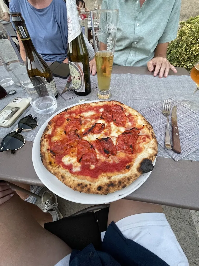 Philip Tu Duong_Pizza e Hamburger da Nilo Cetona_Cetona_review