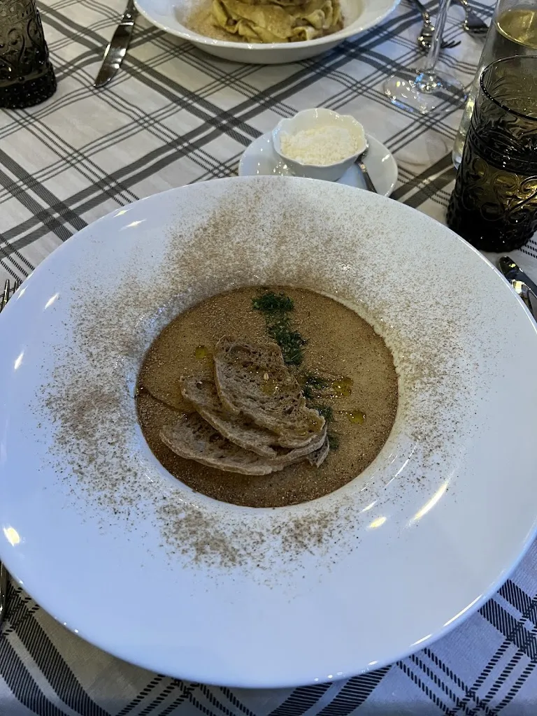 Megan Robinson_Taverna di Merlino_Cetona_review